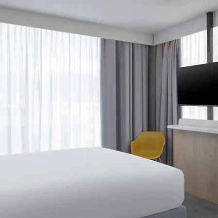 Hotel Express & By Ihg 3*