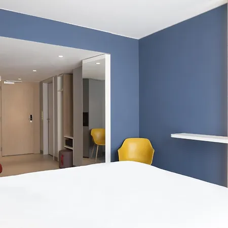 Hotel Express & By Ihg