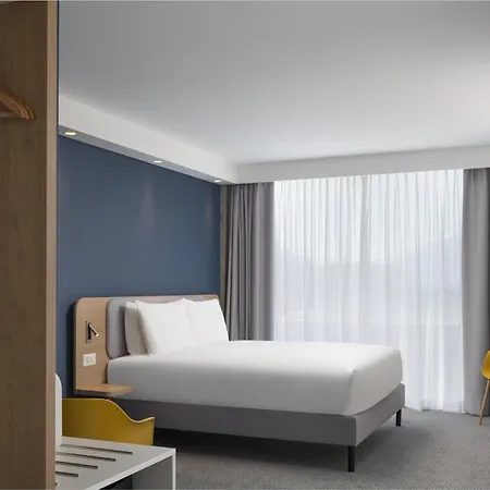 Hotel Express & By Ihg 3*