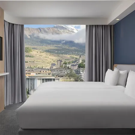 Express & By Ihg 3*
