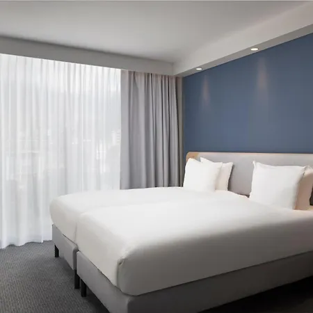 Hotel Express & By Ihg