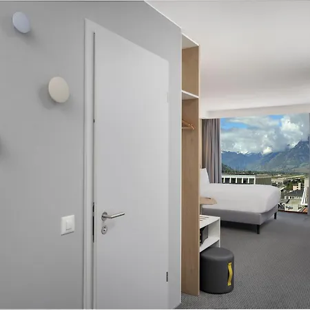 Hotel Express & By Ihg 3*