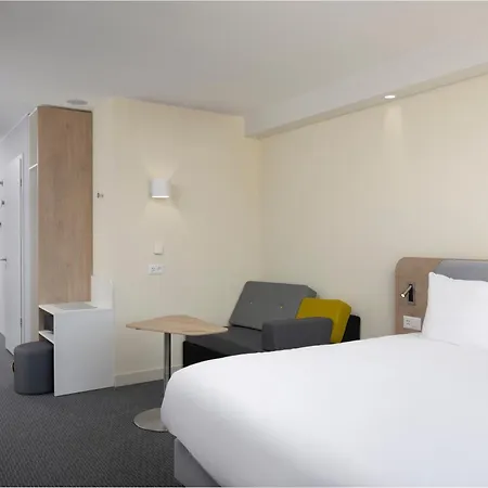 Ξενοδοχείο Express & By Ihg