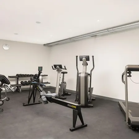 Ξενοδοχείο Express & By Ihg