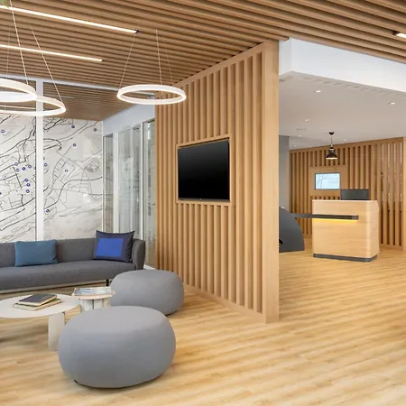 Hotel Express & By Ihg *