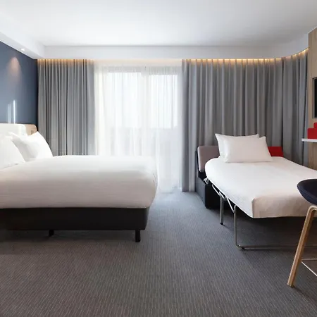 Express & By Ihg Sion