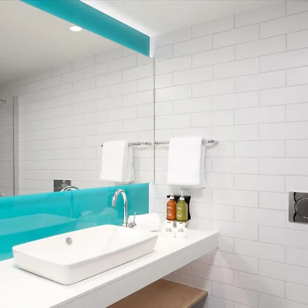 Hotel Express & By Ihg