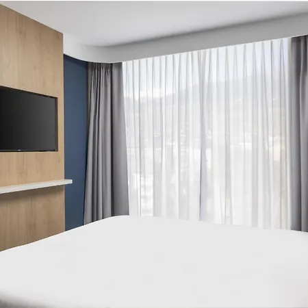 Hotel Express & By Ihg Sion
