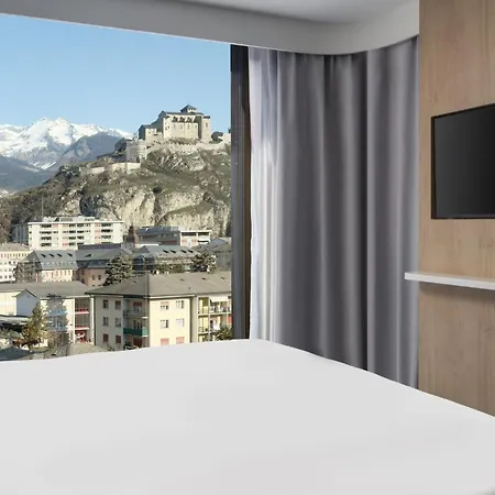 Express & By Ihg Sion