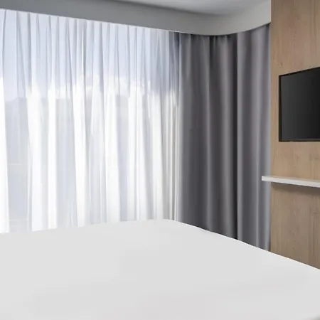 Hotel Express & By Ihg