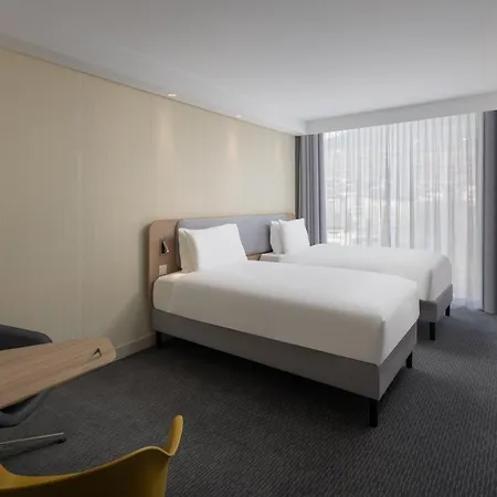 Express & By Ihg Hotel Sion