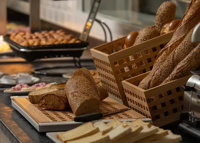 Express & By Ihg Hotel Sion