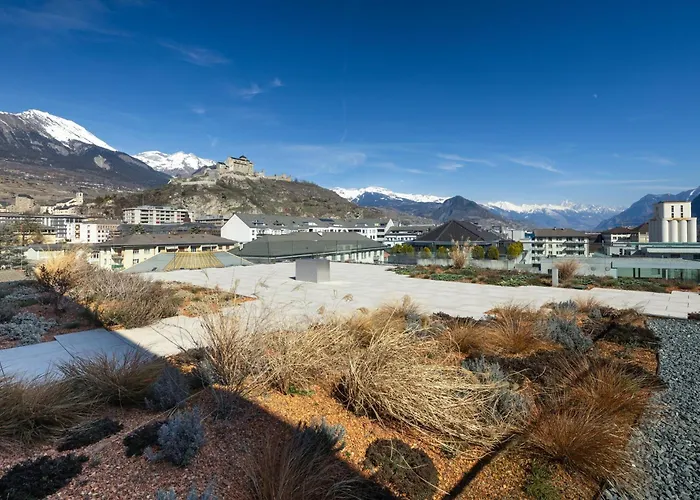 Express & By Ihg * Sion