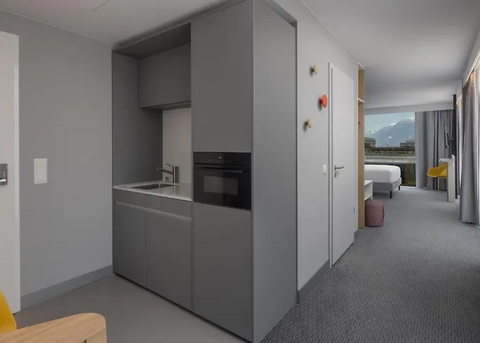 Express & By Ihg Hotell *