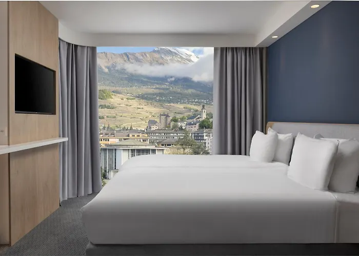 Express & By Ihg 3*