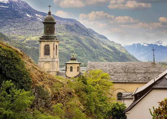 Hotell Express & By Ihg