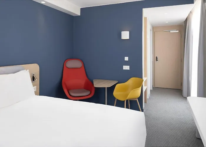 Express & By Ihg