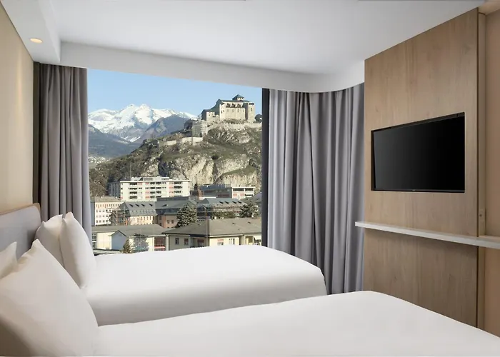 Express & By Ihg