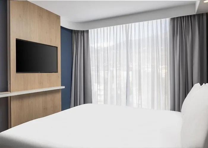 Hotell Express & By Ihg Sion