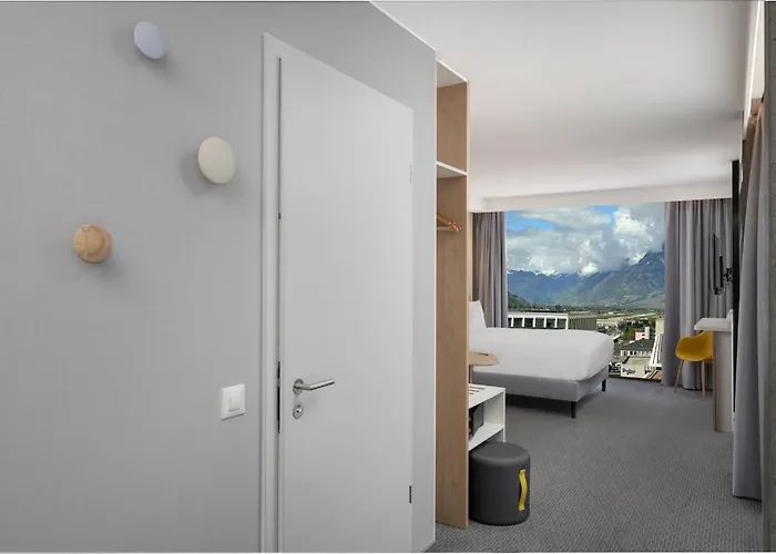 Hotell Express & By Ihg Sion