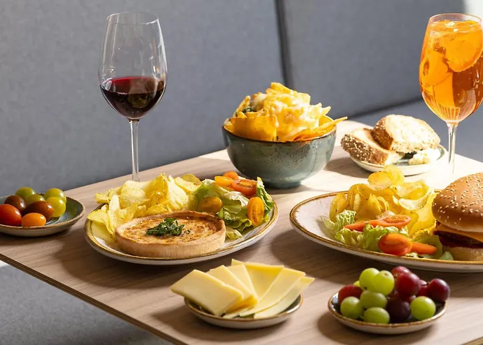 Express & By Ihg * Sion