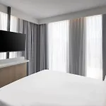 Express & By Ihg 3*