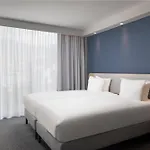 מלון Express & By Ihg