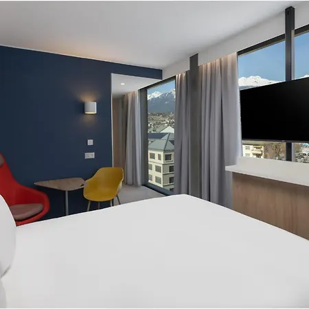 Express & By Ihg * Sion