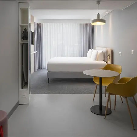 Express & By Ihg