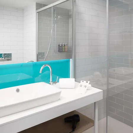 Otel Express & By Ihg