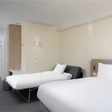 Express & By Ihg Otel